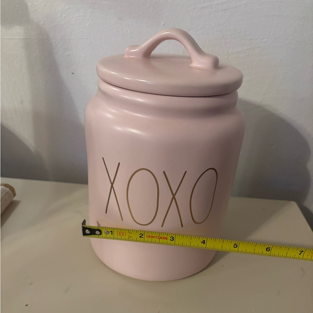 Rae Dunn Valentine’s Day XOXO Canister - Picture 4 of 7